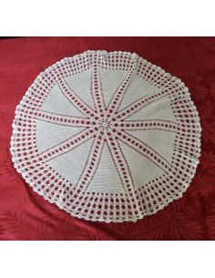 TOVAGLIETTA REALIZZATA AD UNCINETTO diam.75