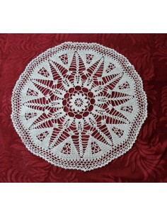 CENTRO  REALIZZATO A MANO AD UNCINETTO diam. 40 cm