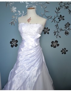DELIZIOSO ABITO DA SPOSA BIANCO PIZZO  tg. 40