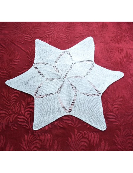 CENTRO  REALIZZATO A MANO AD UNCINETTO CREMA diam. 56 cm