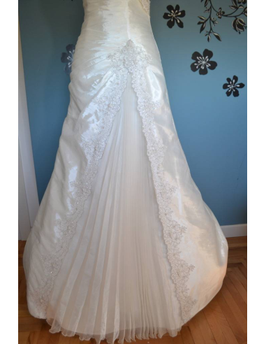DELIZIOSO ABITO DA SPOSA CREMA PIZZO  tg. 40