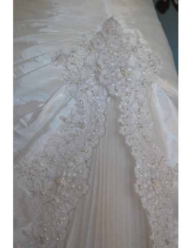 DELIZIOSO ABITO DA SPOSA CREMA PIZZO  tg. 40