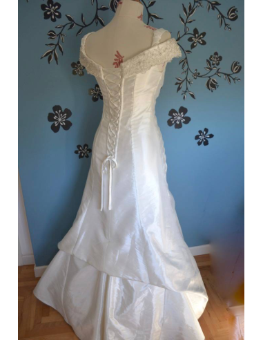 DELIZIOSO ABITO DA SPOSA CREMA PIZZO  tg. 40