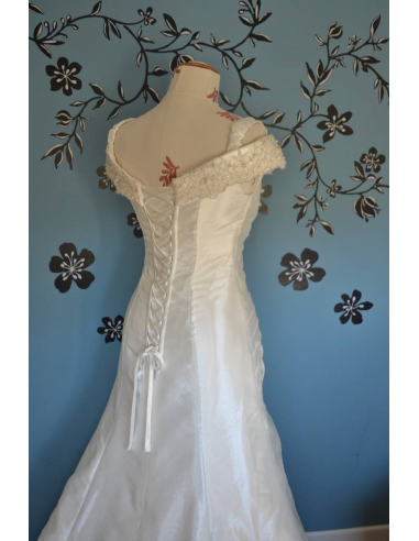 DELIZIOSO ABITO DA SPOSA CREMA PIZZO  tg. 40