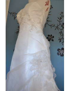 DELIZIOSO ABITO DA SPOSA  PIZZO  tg. 40