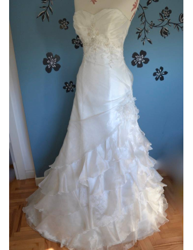 DELIZIOSO ABITO DA SPOSA  PIZZO  tg. 40