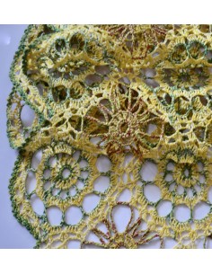 CENTRO  REALIZZATO A MANO AD UNCINETTO 94x40 cm 2