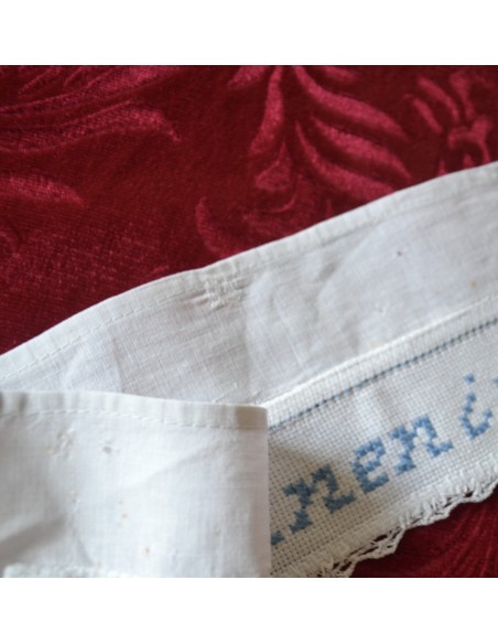 ANTICA STRISCIA DA MENSOLA  RICAMATA A MANO