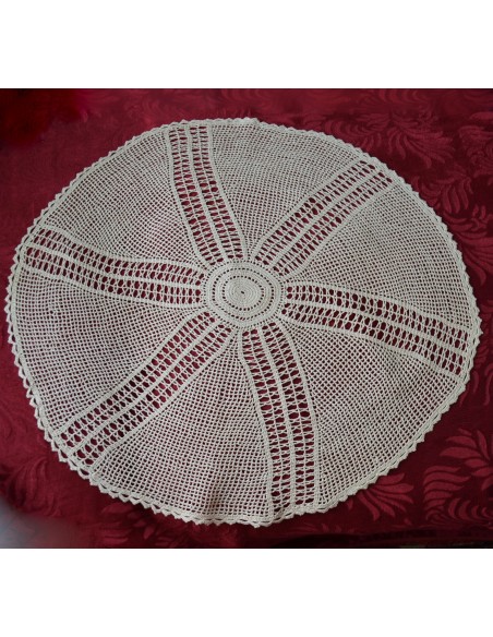 TOVAGLIETTA REALIZZATA AD UNCINETTO ECEU' diam.70