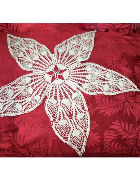 TOVAGLIETTA REALIZZATA AD UNCINETTO ECEU' diam.65